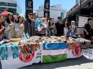 Kültürlerle Buluşma: Yeni Yüzyıl’da Renklerin, Tatların ve Dostluğun Festivali